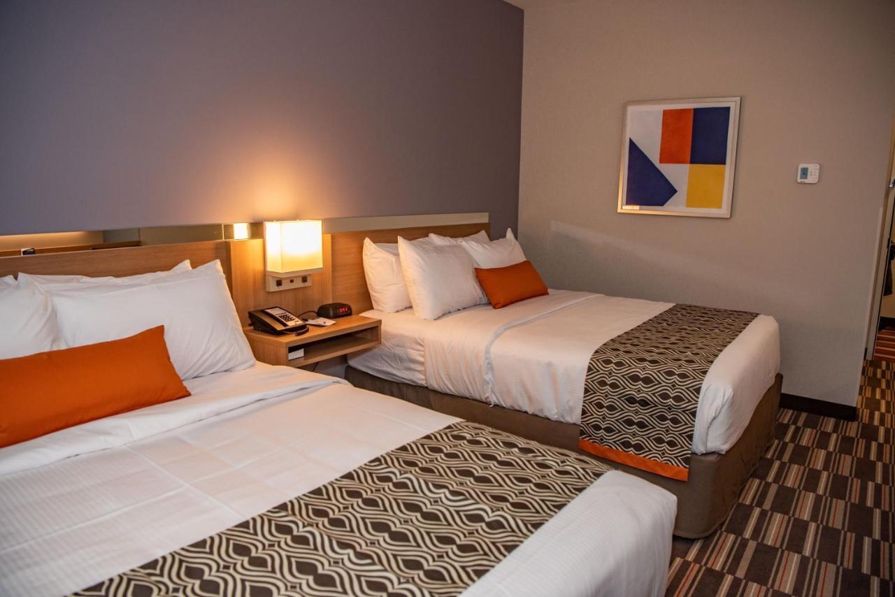 Microtel Inn & Suites By Wyndham Carlisle Bagian luar foto