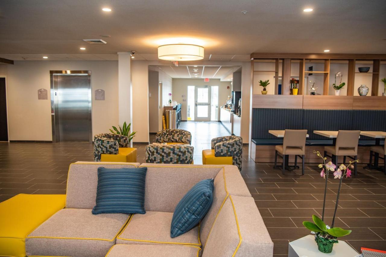 Microtel Inn & Suites By Wyndham Carlisle Bagian luar foto