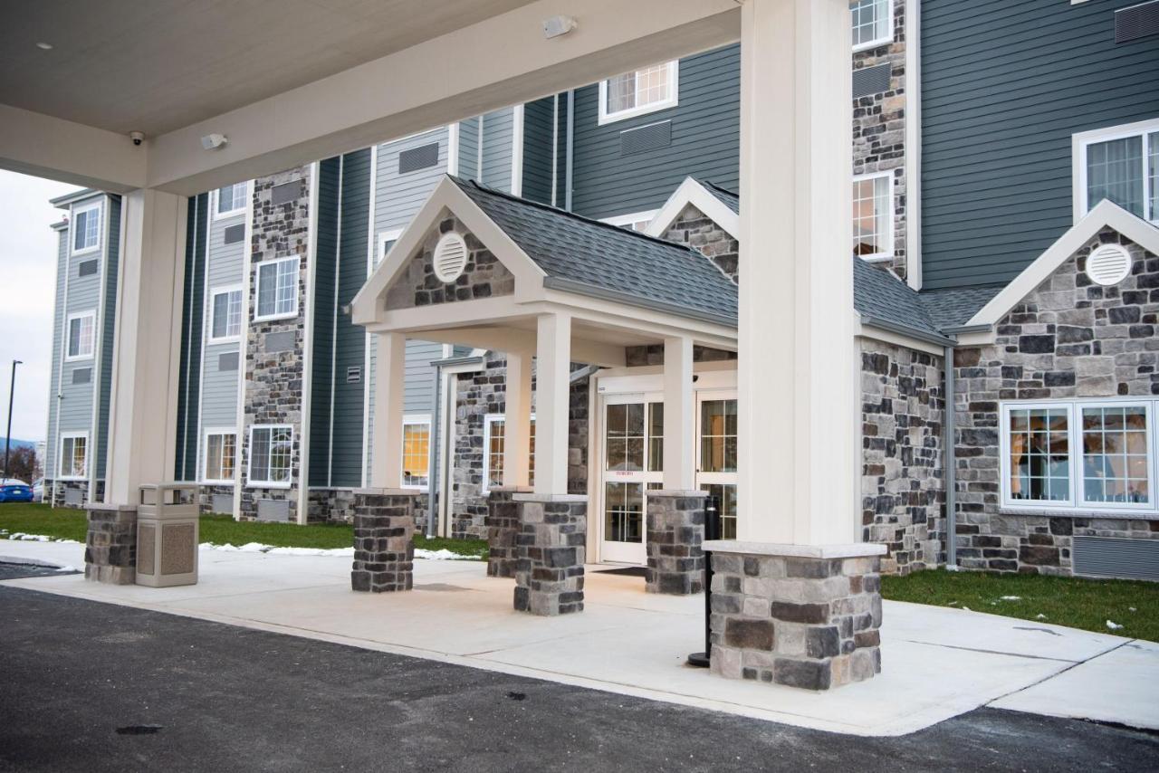 Microtel Inn & Suites By Wyndham Carlisle Bagian luar foto
