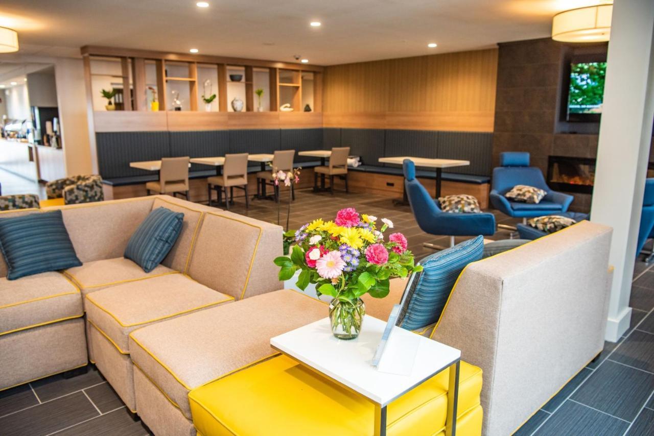 Microtel Inn & Suites By Wyndham Carlisle Bagian luar foto
