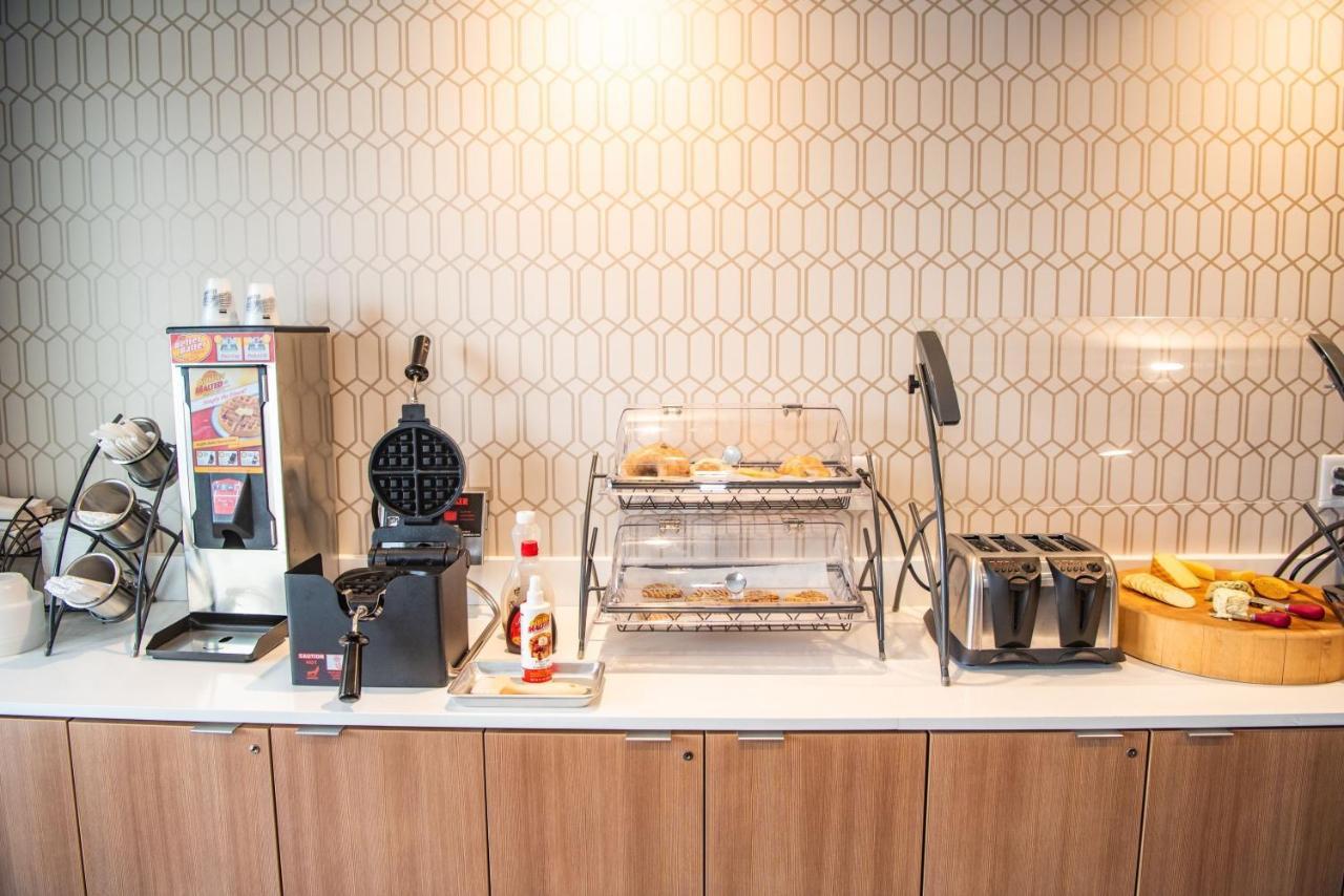 Microtel Inn & Suites By Wyndham Carlisle Bagian luar foto
