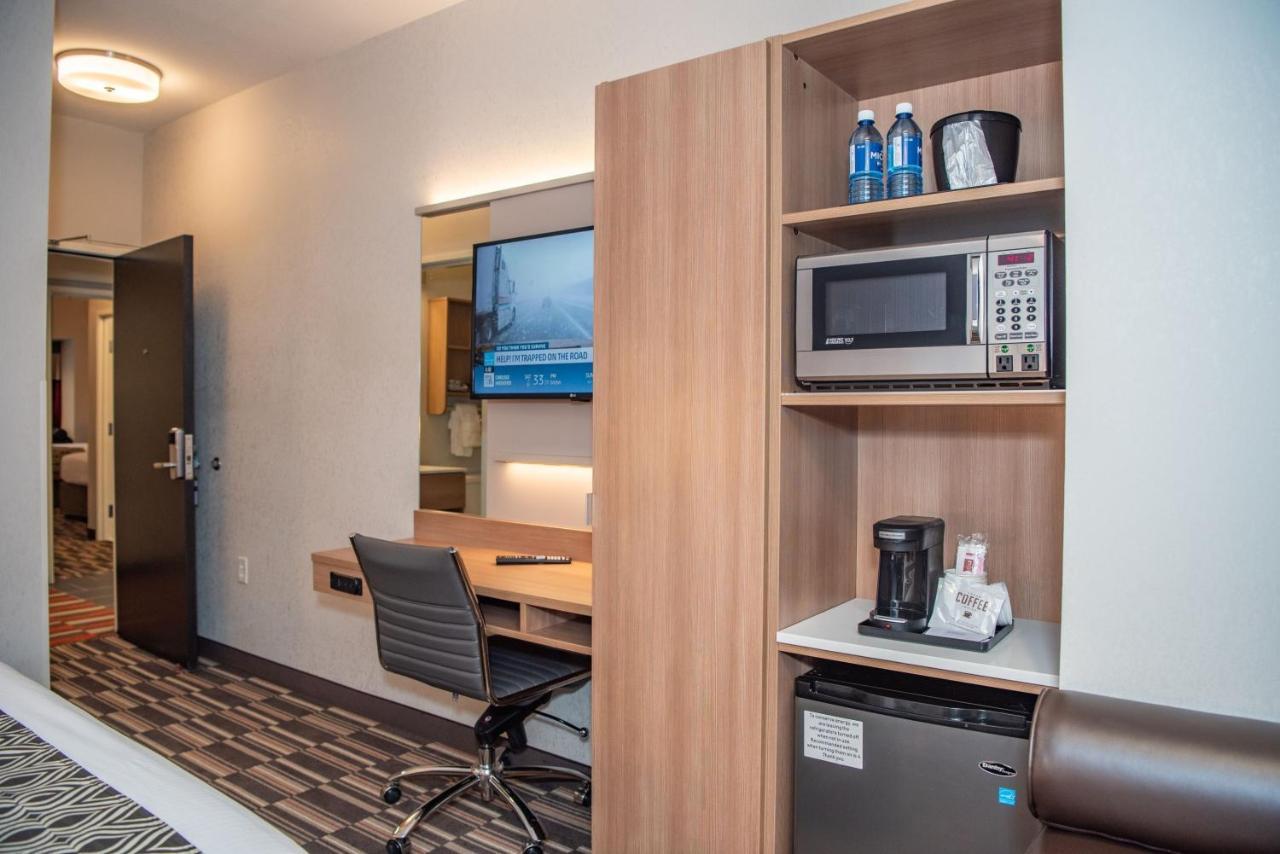 Microtel Inn & Suites By Wyndham Carlisle Bagian luar foto